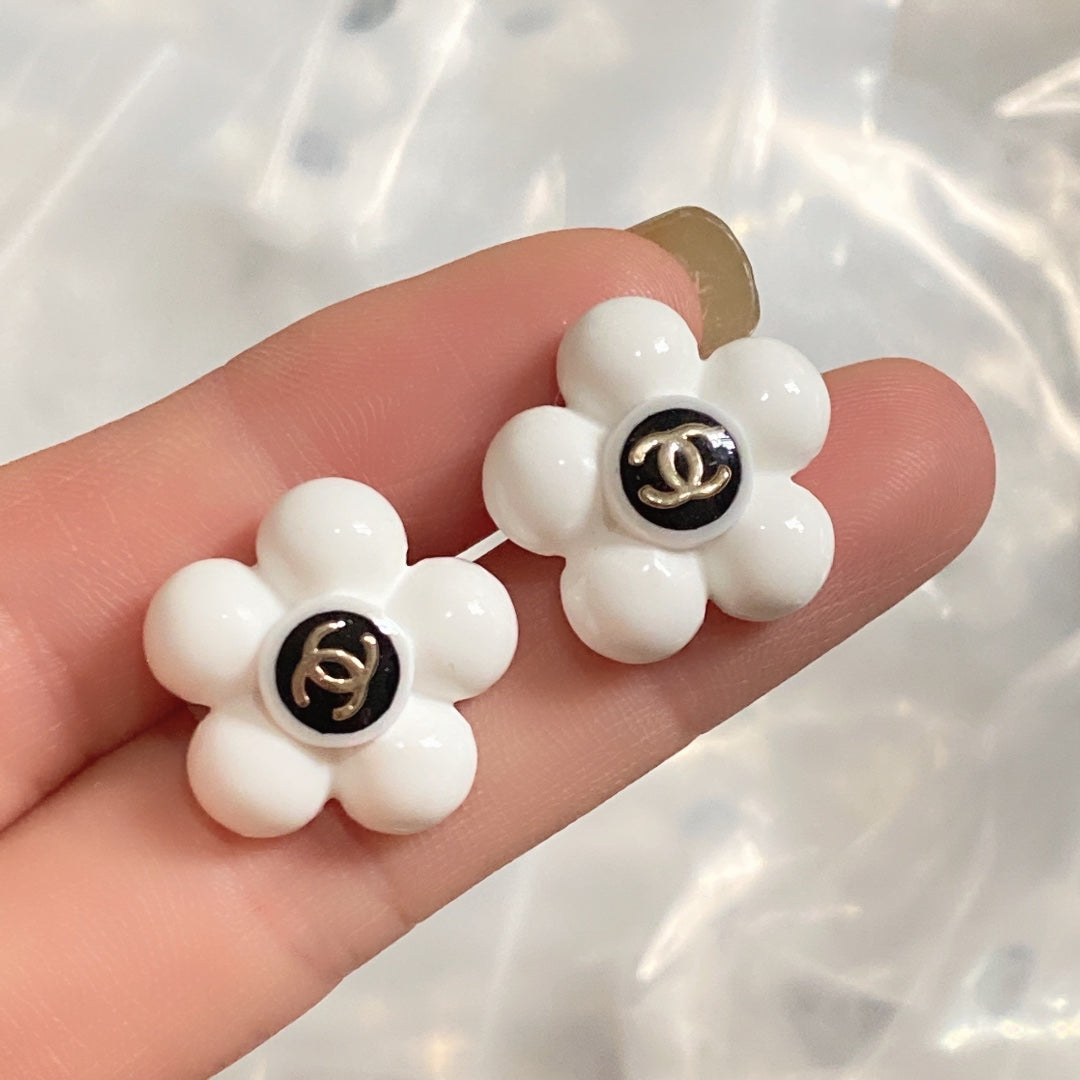 CHL Earrings 2 Color 's