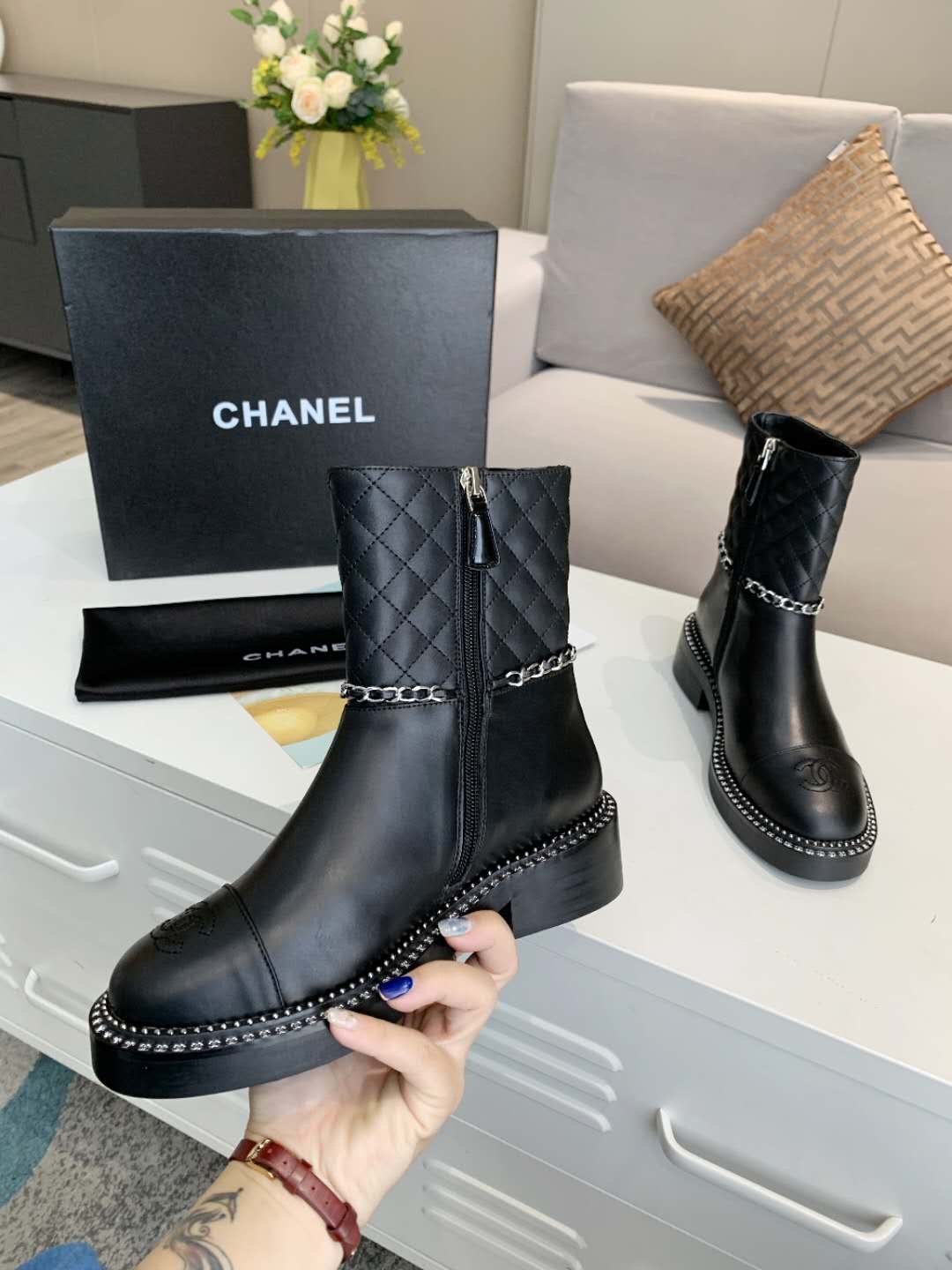 CHL   Boots