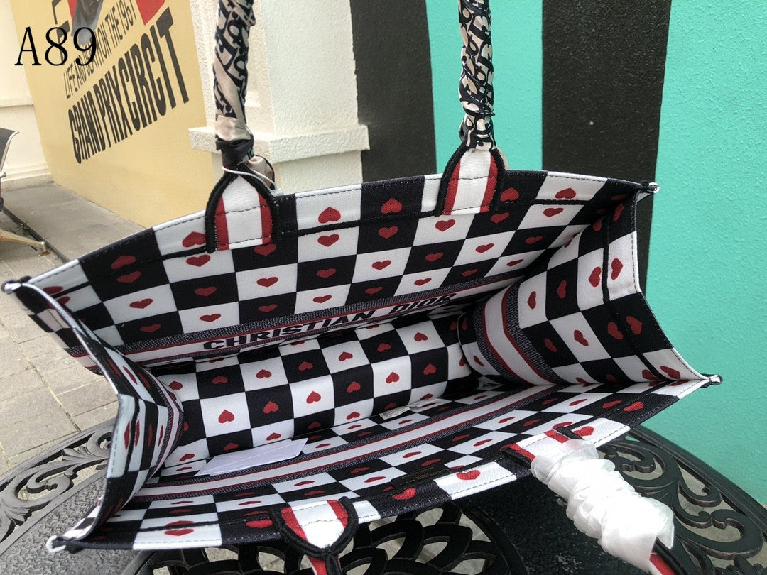 CHD Book Tote Bag Amour