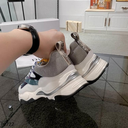 CHD  Sneakers