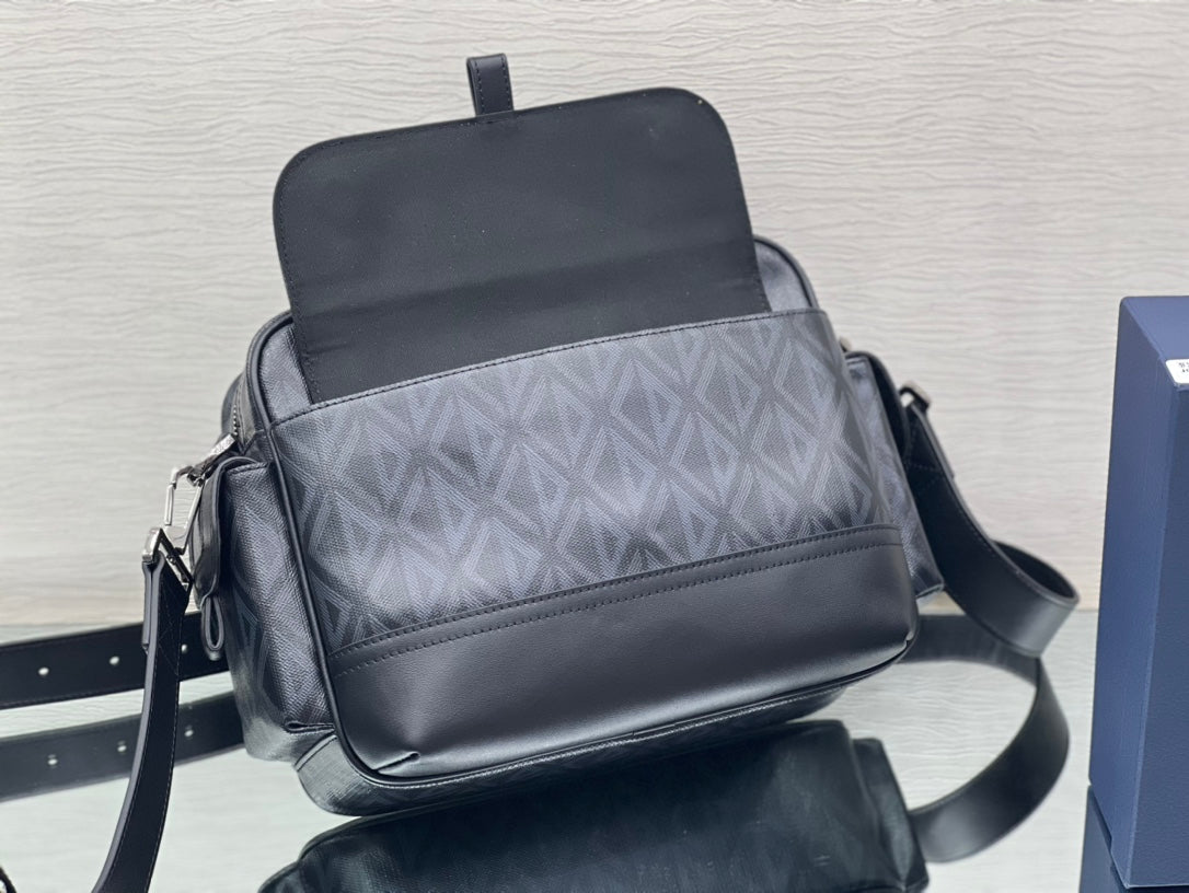 CHD Messenger Bag 26 cm 2 Color 's