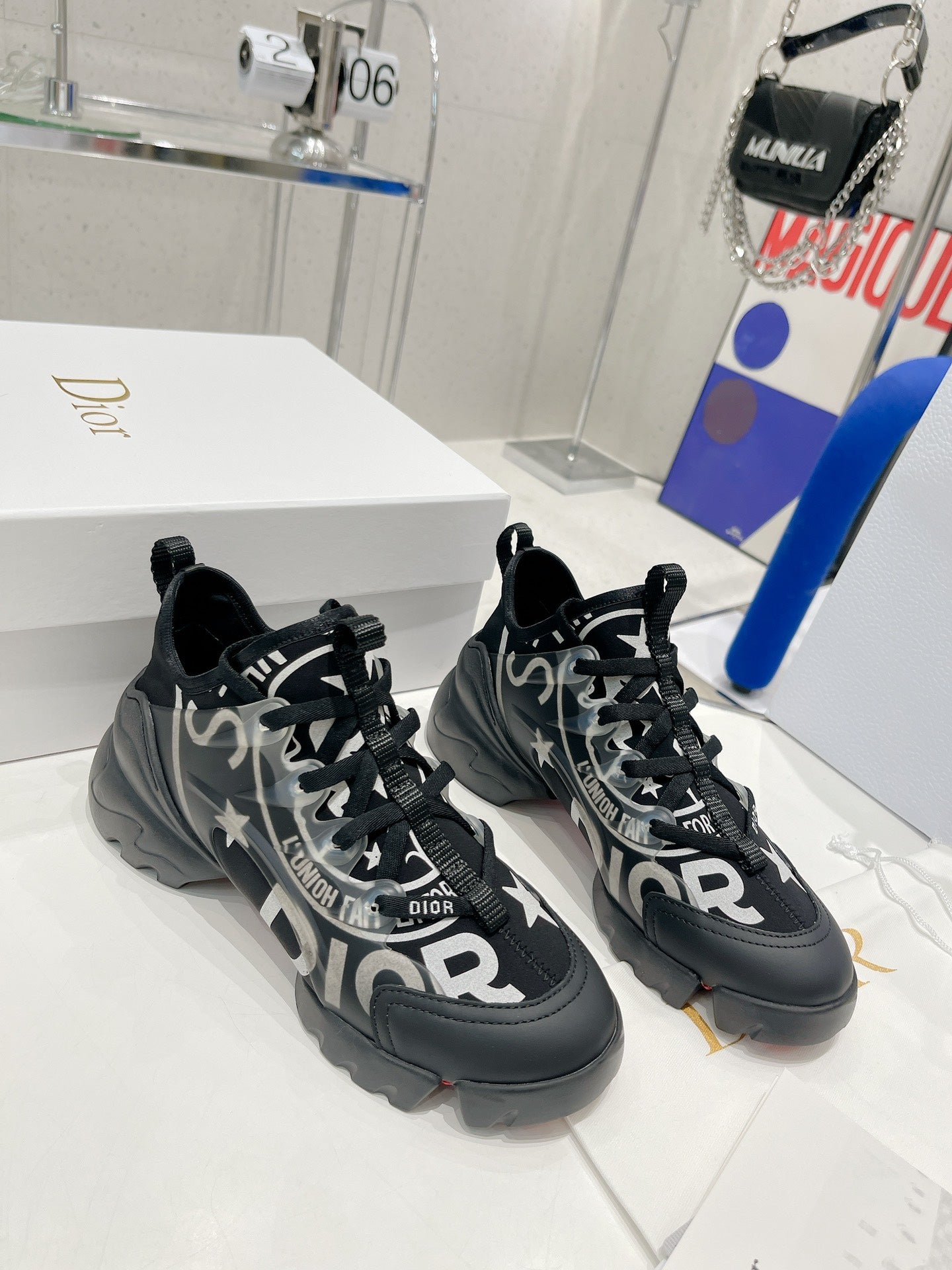 CHD Sneakers Woman 2 Color 's