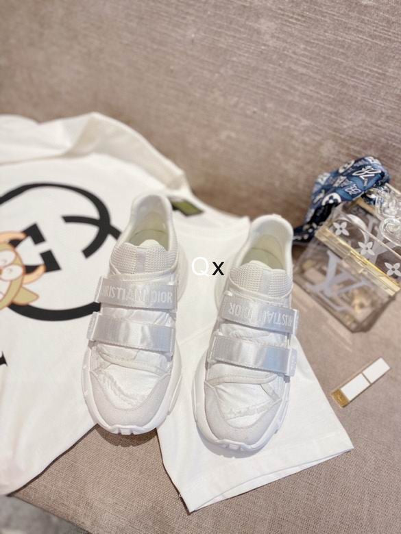 CHD  Sneakers Woman  Wander Man
