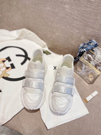 CHD  Sneakers Woman  Wander Man