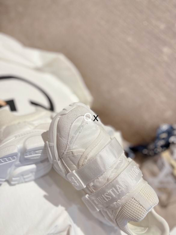 CHD  Sneakers Woman  Wander Man