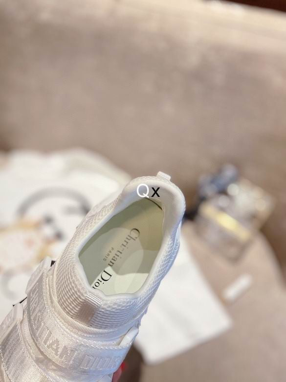 CHD  Sneakers Woman  Wander Man