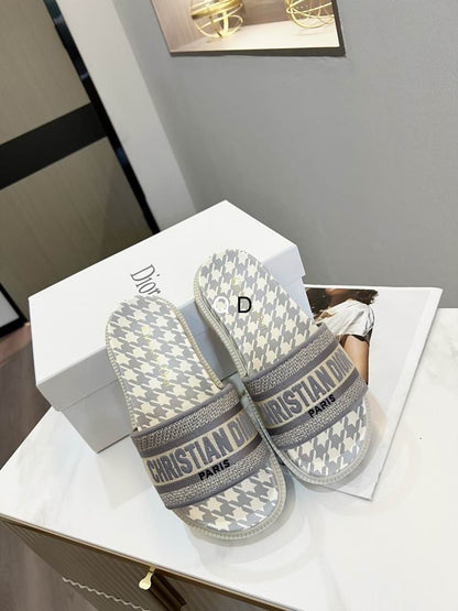 CHD Slippers 4 Color 's