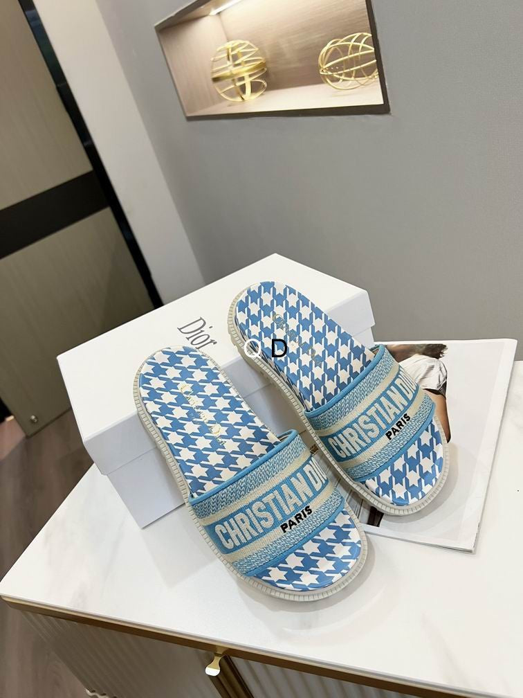 CHD Slippers 4 Color 's