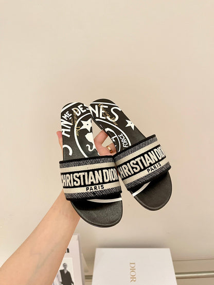 CHD Slippers  Flat 2 Color 's