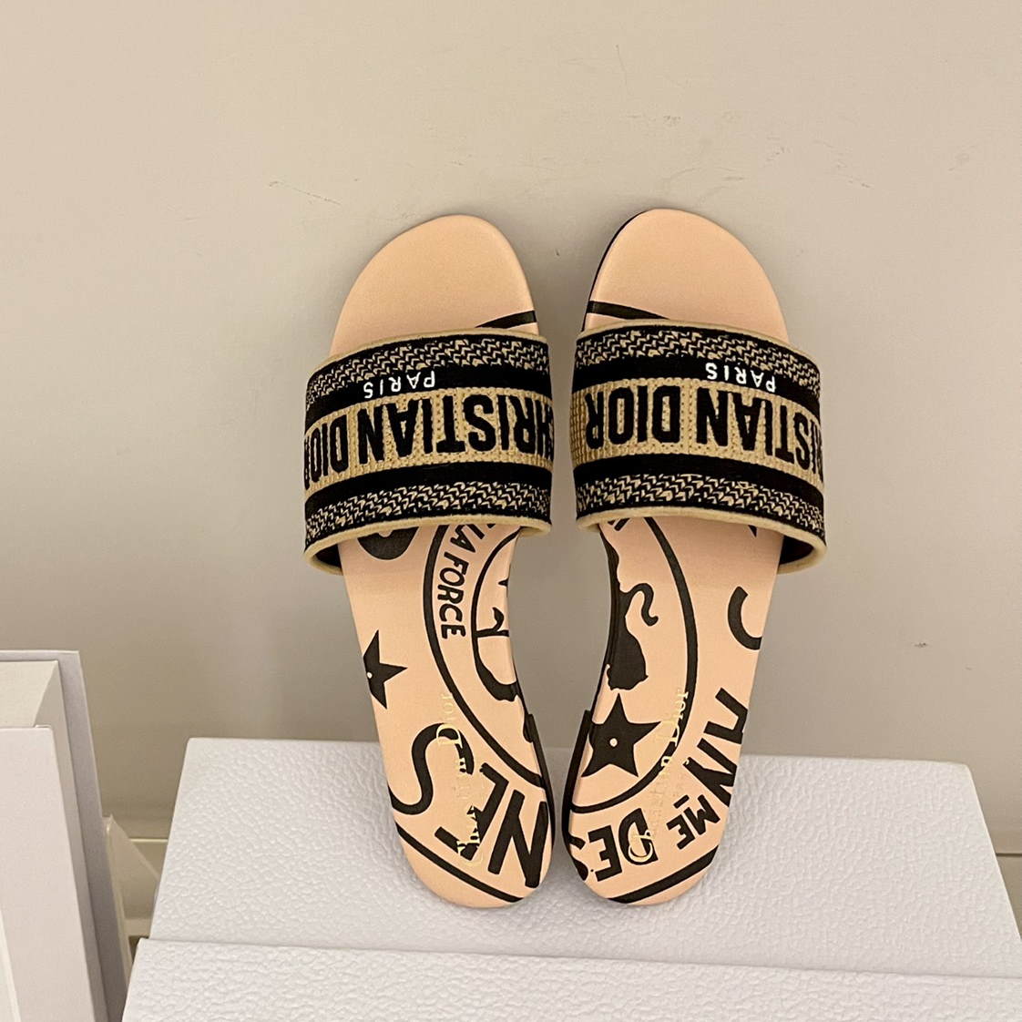 CHD Slippers  Flat 2 Color 's