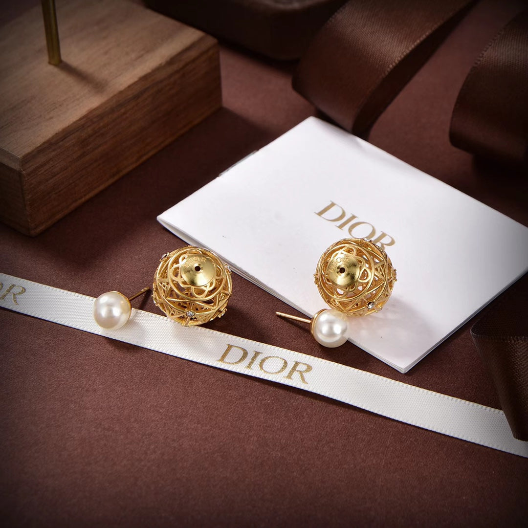 CHD   Earrings