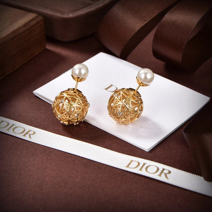 CHD   Earrings