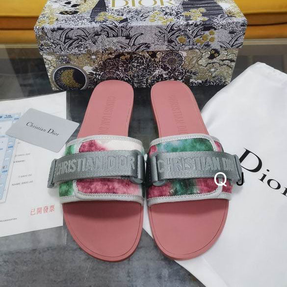 CHD   Slippers 2 Color's Evolution