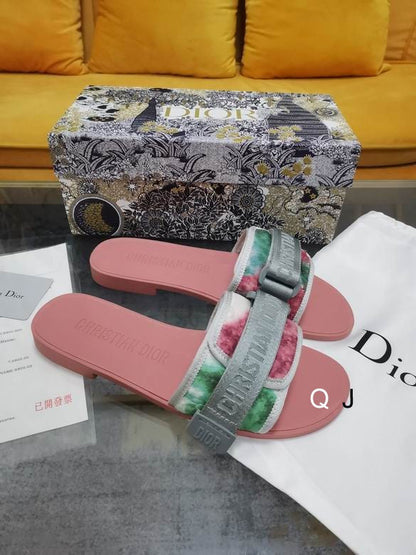 CHD   Slippers 2 Color's Evolution