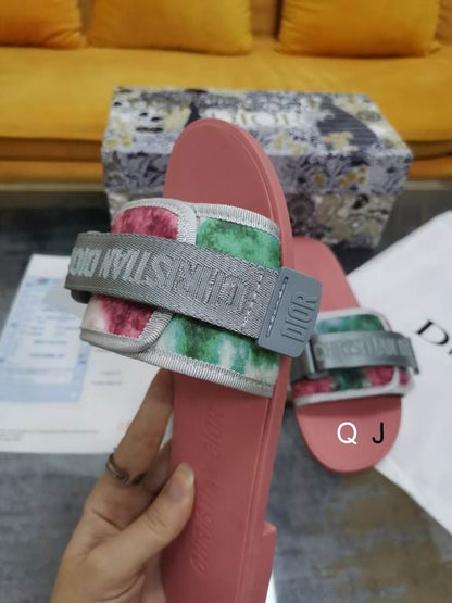 CHD   Slippers 2 Color's Evolution