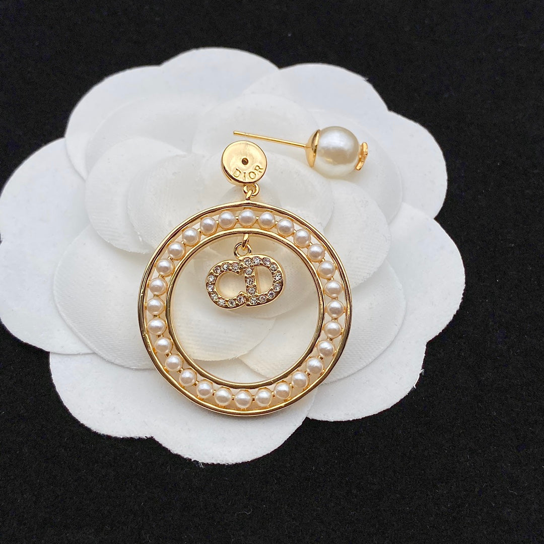 CHD   Earring