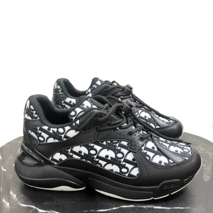 CHD Sneakers  Run Away