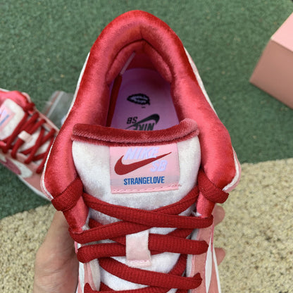 N*ke  Sneakers Dunk SB X Stragelove