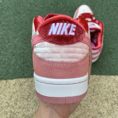 N*ke  Sneakers Dunk SB X Stragelove