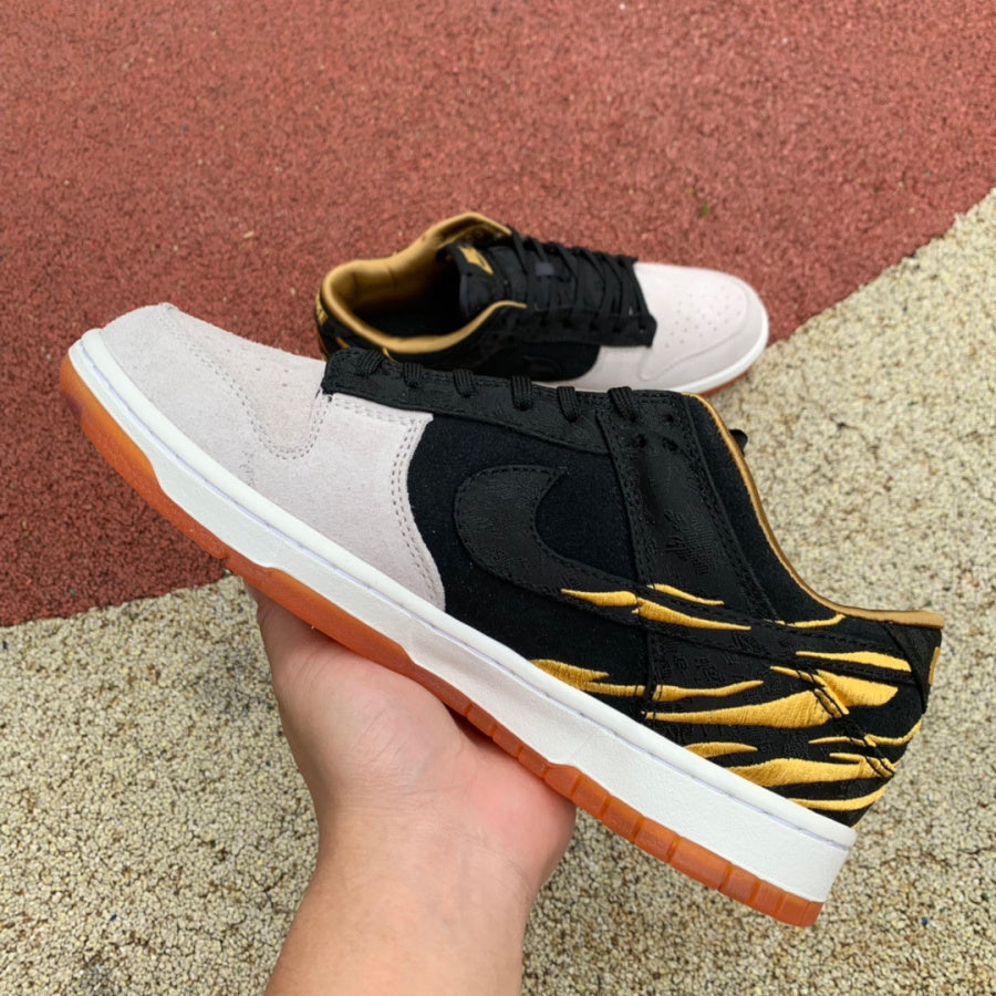N*KE Dunk Year of the Tiger Black Sneakers 46