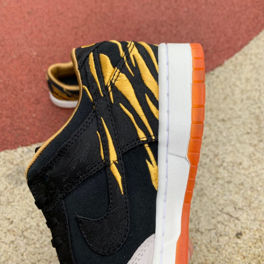 N*KE Dunk Year of the Tiger Black Sneakers 46