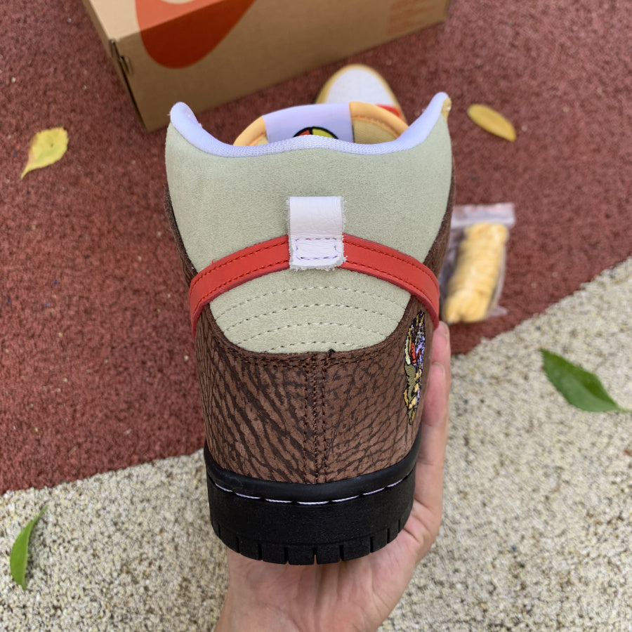 N*KE  Dunk SB Dunk High Sneakers