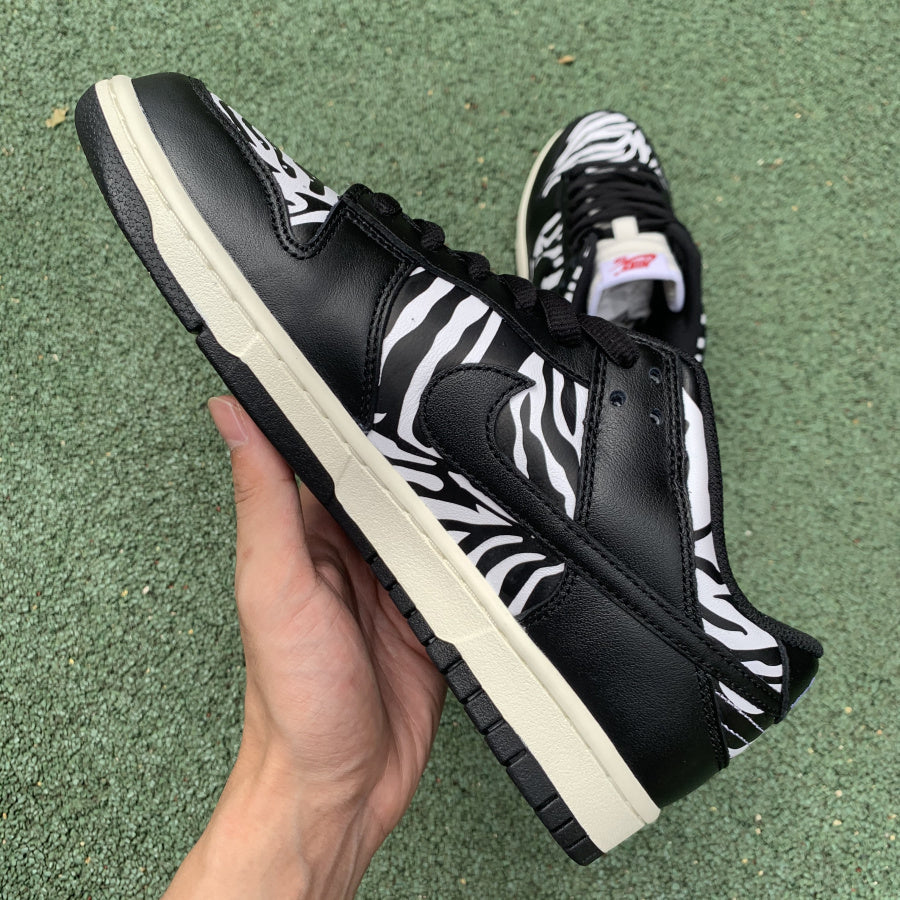 N*ke  Sneakers Dunk SB Low Zebra skateboard