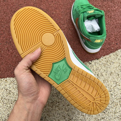 N*ke Sneakers Dunk Patrick's Day SB Low   46