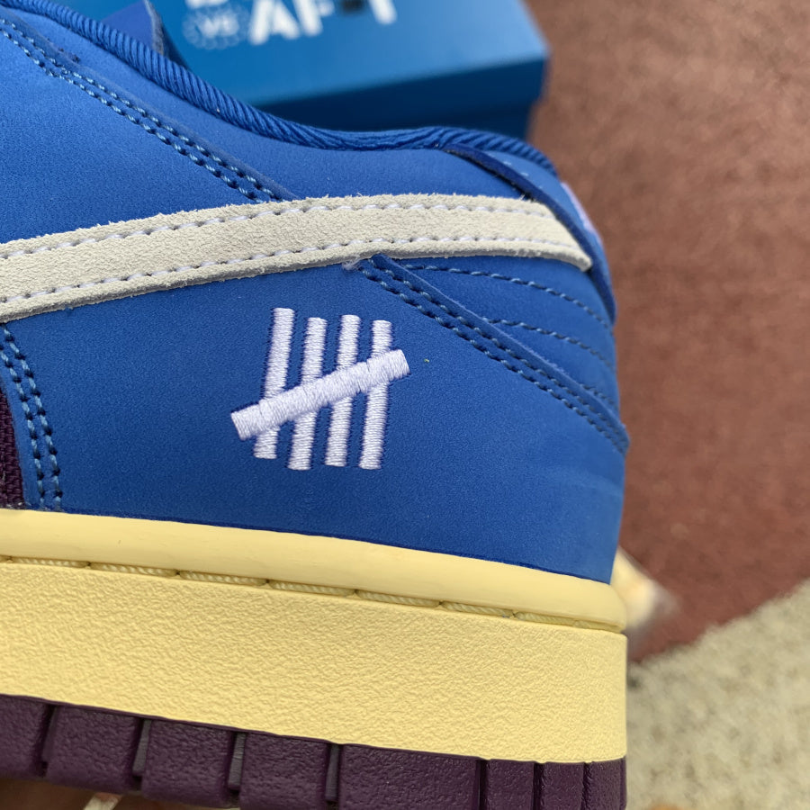 N*KE Undefeated  Dunk Low Sneakers