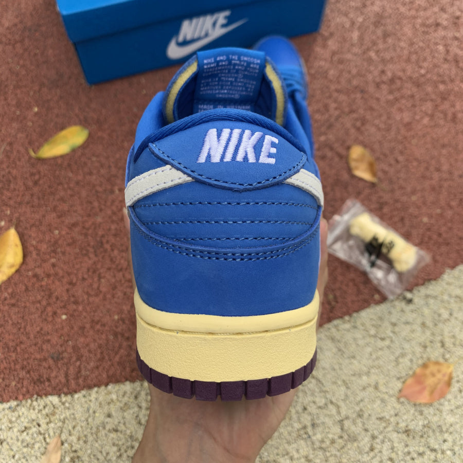 N*KE Undefeated  Dunk Low Sneakers