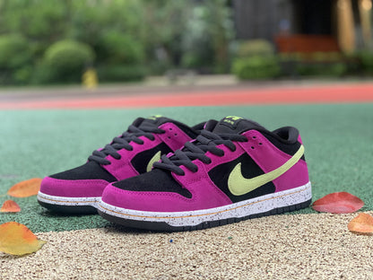 N^ke DUNK Sneakers Low  Red Plum