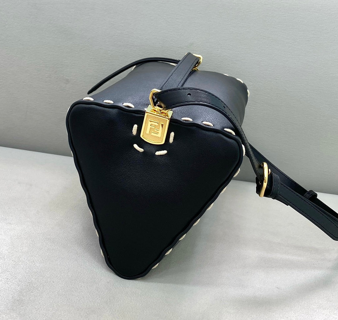 FEN Bag Triangle 24 cm 2 Color 's