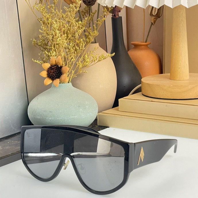 *BURBBER Sunglasses 3 Color 's