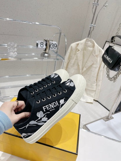 FEN  Sneakers Low  2 Color 's