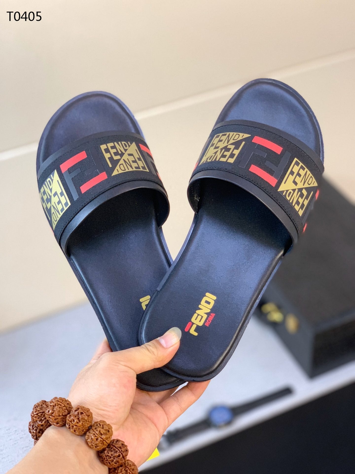 Fen Slippers White