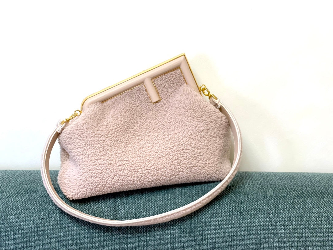 FEN  First Bag 2  Size 's Shearling 3 Color 's