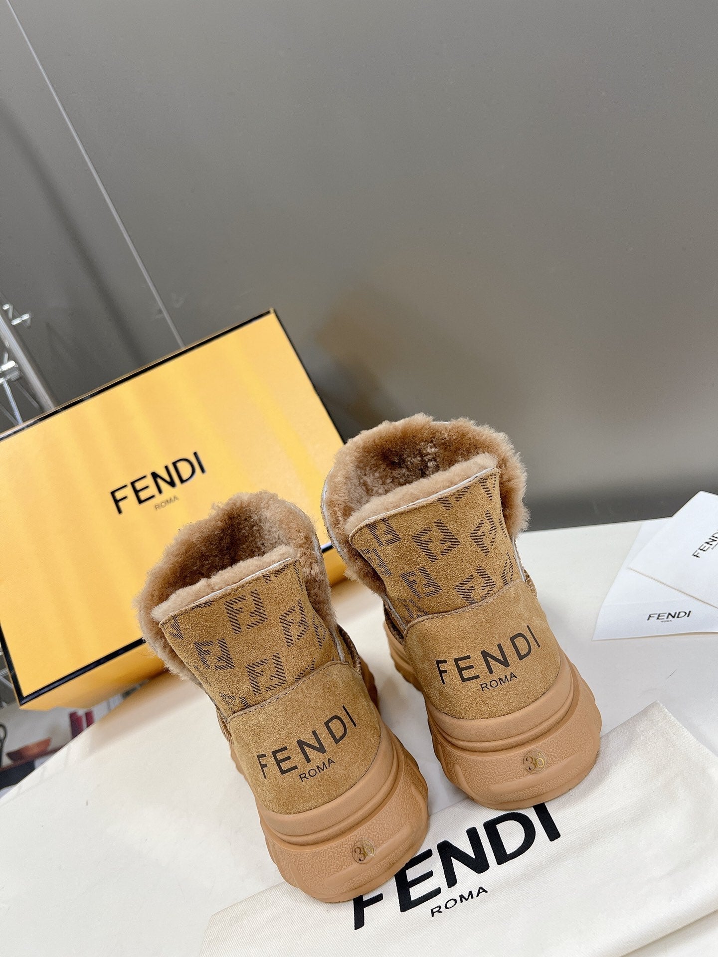 FEN  x UGG Boots MED