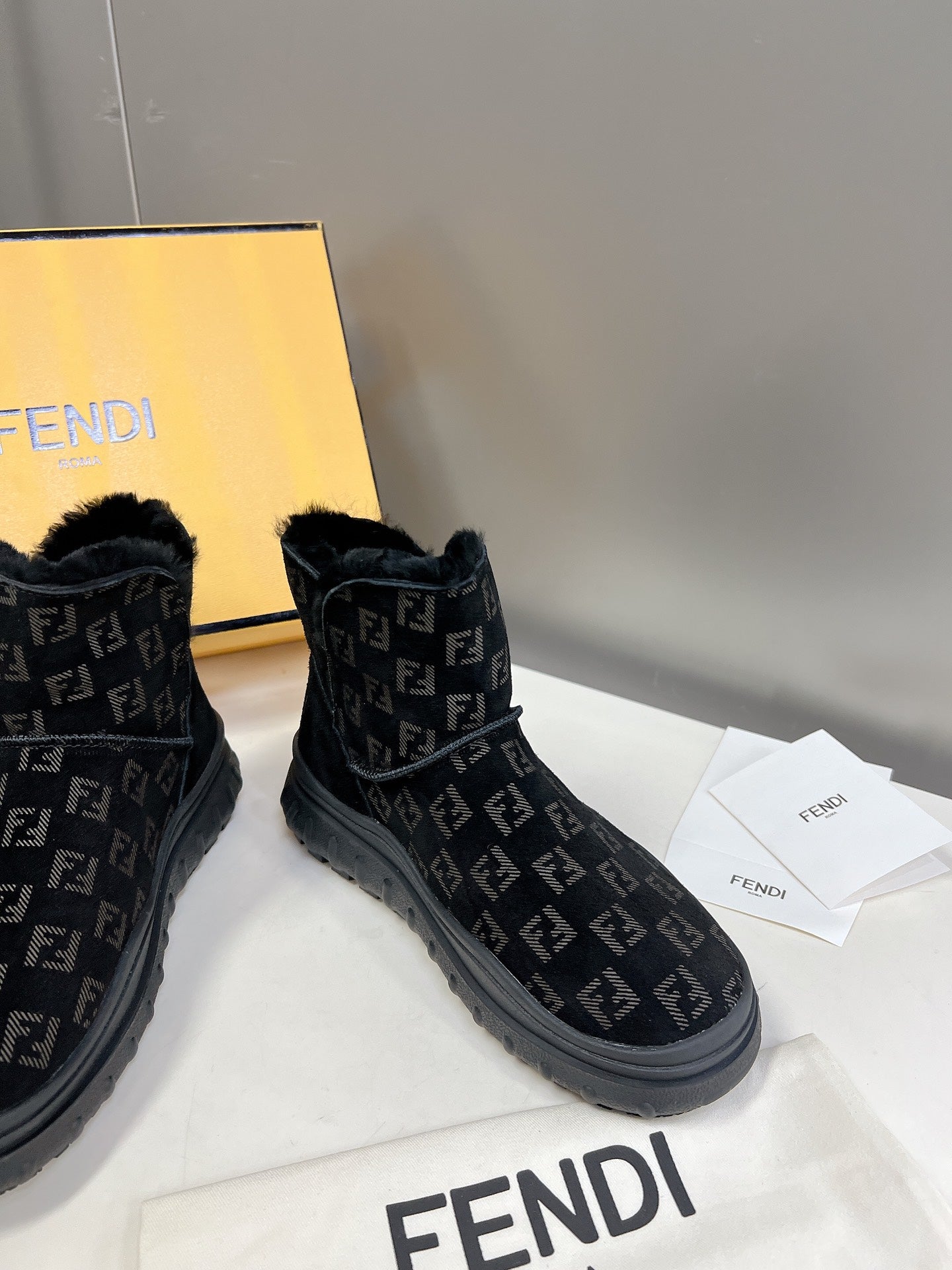FEN  x UGG Boots MED