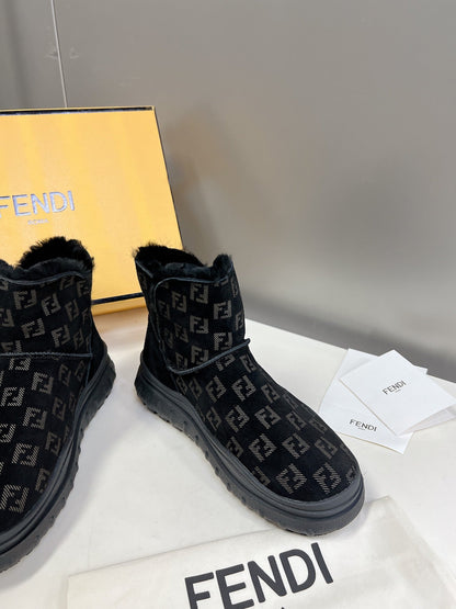FEN  x UGG Boots MED