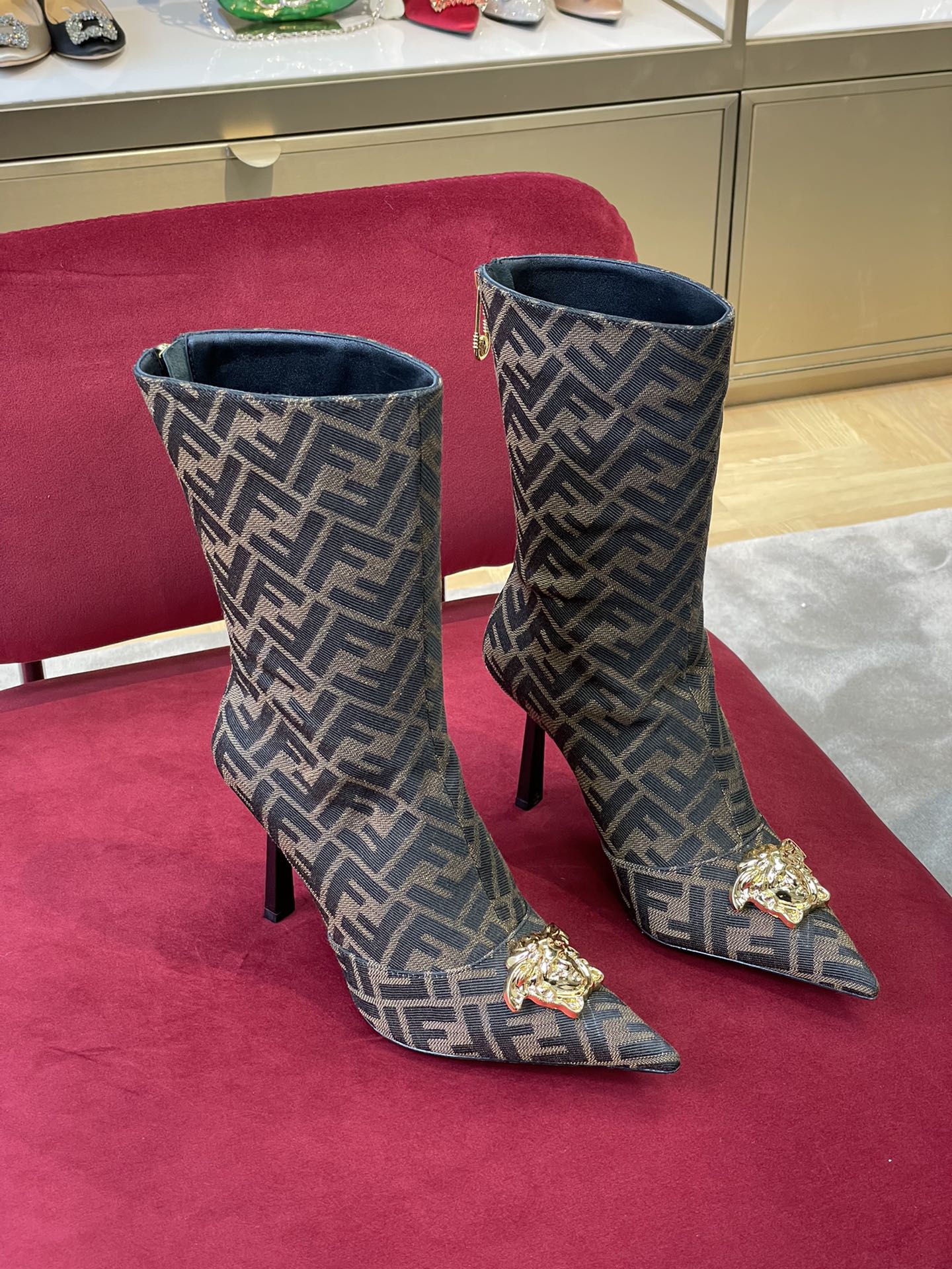 FEN vs VRC Boots Short