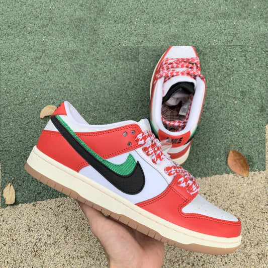 N*ke Max Sneakers Frame Skate x SB Dunk Low “Habibi”