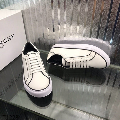 Givenjy Sneakers White Black
