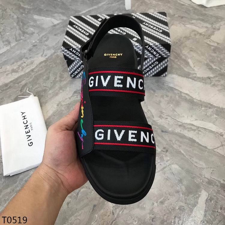 Givenjy Sandals Logo