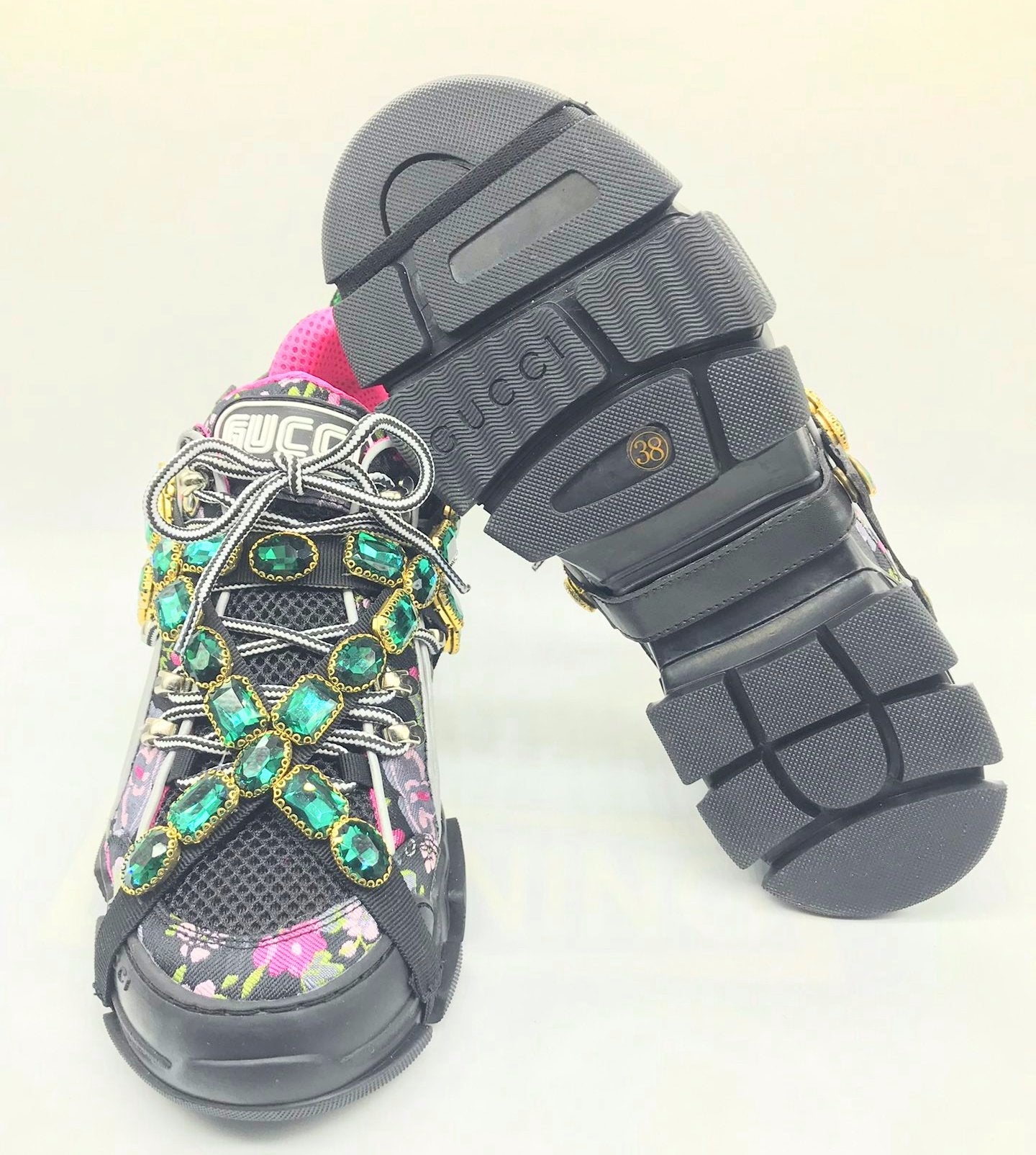 GU  Sneakers Embroidered