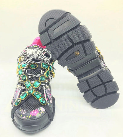 GU  Sneakers Embroidered
