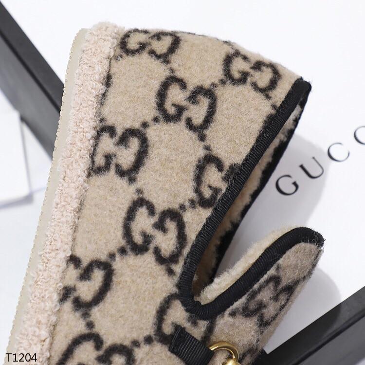 GU  Shoes Mono
