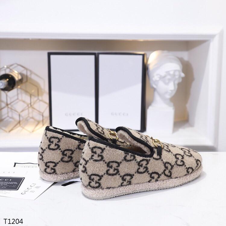 GU  Shoes Mono