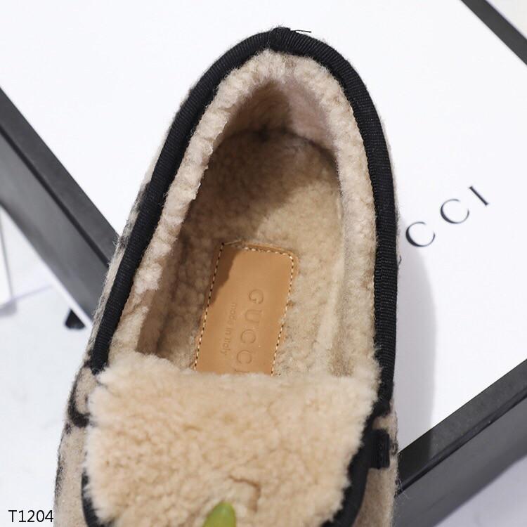 GU  Shoes Mono