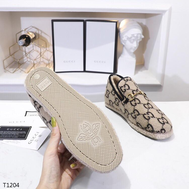 GU  Shoes Mono