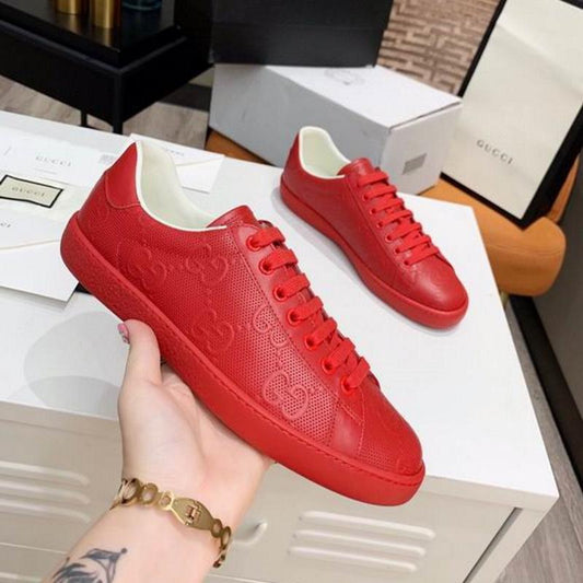 GU Sneakers Red